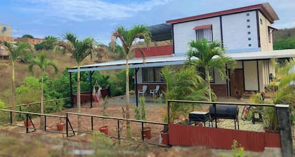 Amazing ocean view, 10 min walk to beach, quiet, fully furnished