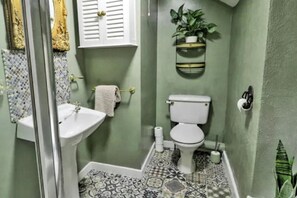 Shower, towels