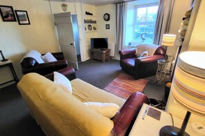 電視、壁爐、音響