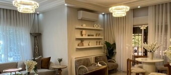 Sleeps 8 people! Apartment 5 minutes to Abdoun w balcony a in Dair Ghbar!