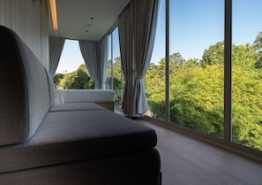 Duplex Suite @ Garden Pod | 1 habitación, espacio para trabajar con laptop y cortinas blackout