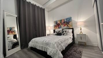 1 chambre, bureau, fer et planche à repasser, accès au Wi-Fi (inclus)