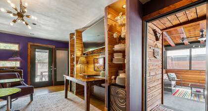 Hippie Pickle - Charming, eclectic home near everything in Wimberley + Hot tub!