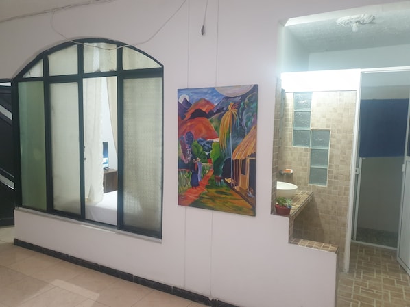 6 bedrooms, desk, iron/ironing board, free WiFi