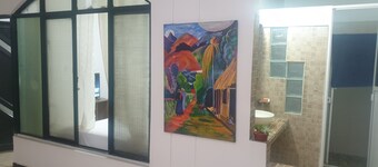 Habitación con ambientes familiares