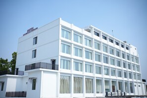 Exterior detail - Hotel Makhan Vihar (Ambikapur)