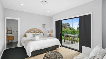 4 bedrooms, iron/ironing board, travel cot, free WiFi