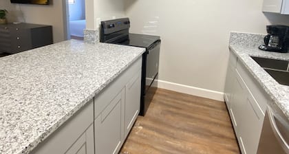 Comfy and freshly updated 2/1 duplex