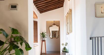 Exclusive Tuscan Winery Escape: Charming Villa with Pool & Breathtaking Views.