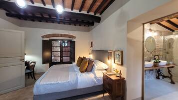 5 Schlafzimmer, Bügeleisen/Bügelbrett, Reisekinderbett, kostenloses WLAN