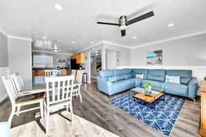 TV - 4-Bedroom Townhome with Beach Access and 300ft of Private Beach! (Destin)