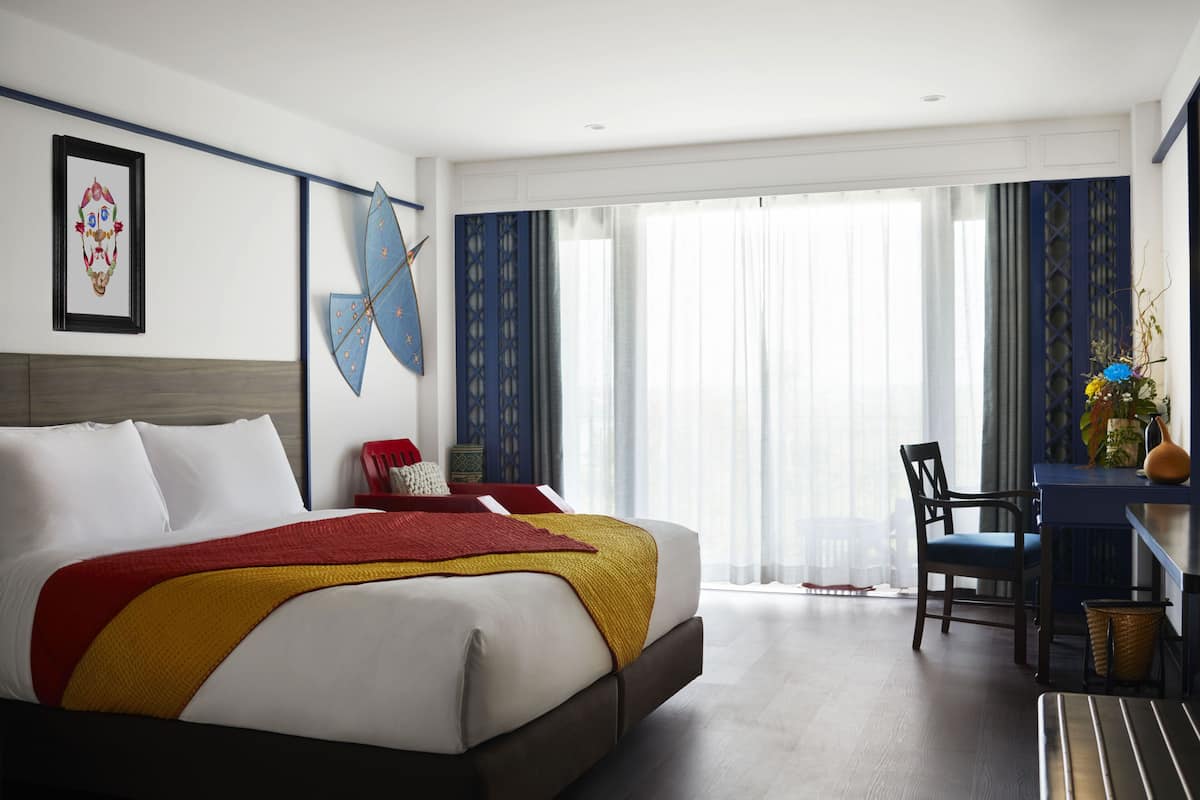 Panoramic Room | Hypo-allergenic bedding available, minibar (some free items)
