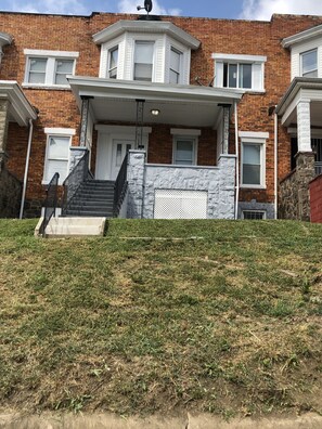 Exterior detail - Cheerful 5 Bedrooms Vacation Family Home (Baltimore)