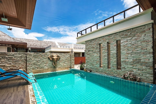 Private pool