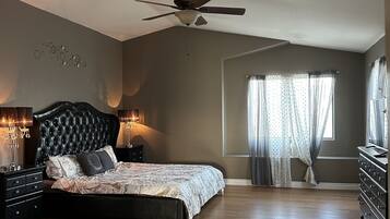 4 bedrooms, free WiFi, bed sheets