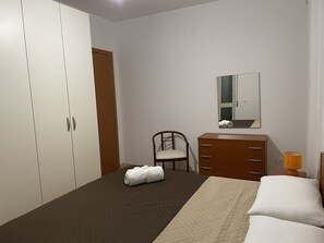 3 camere, ferro/asse da stiro