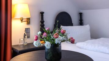 コンフォート シングルルーム | デスク、ノートパソコン用作業スペース、ベッドシーツ