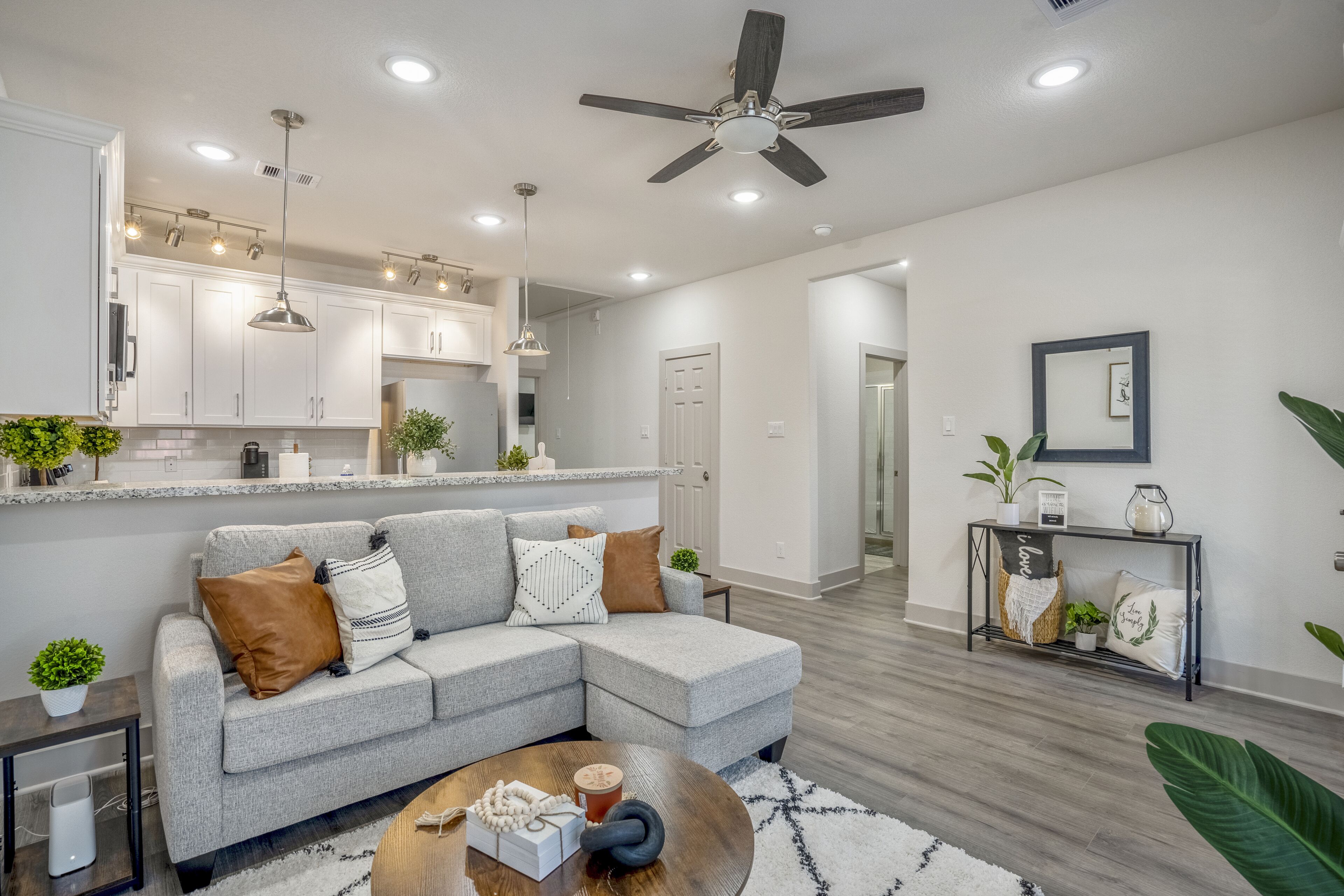 LUXURIOUS HOME AWAY FROM HOME MINUTES FROM MEDICAL CENTER