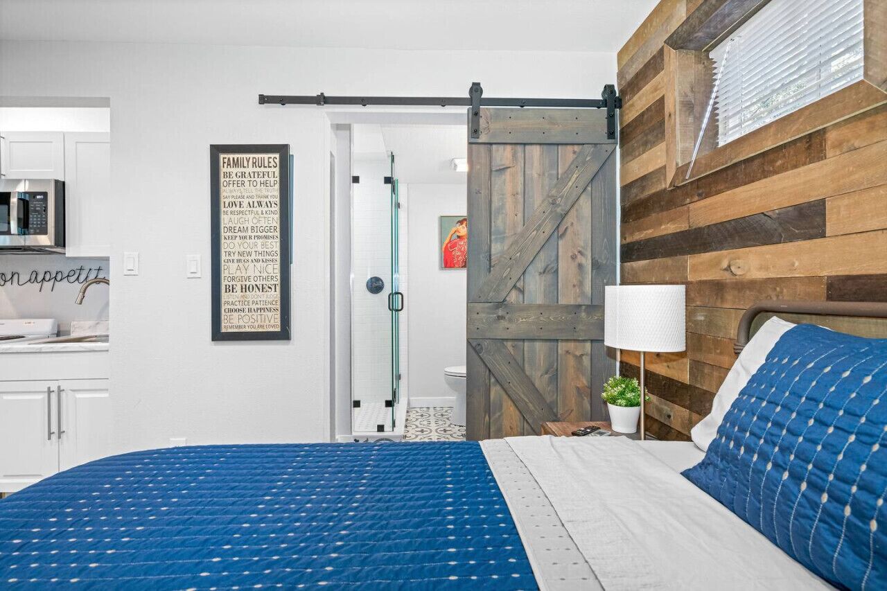 1 bedroom, desk, free WiFi, bed sheets