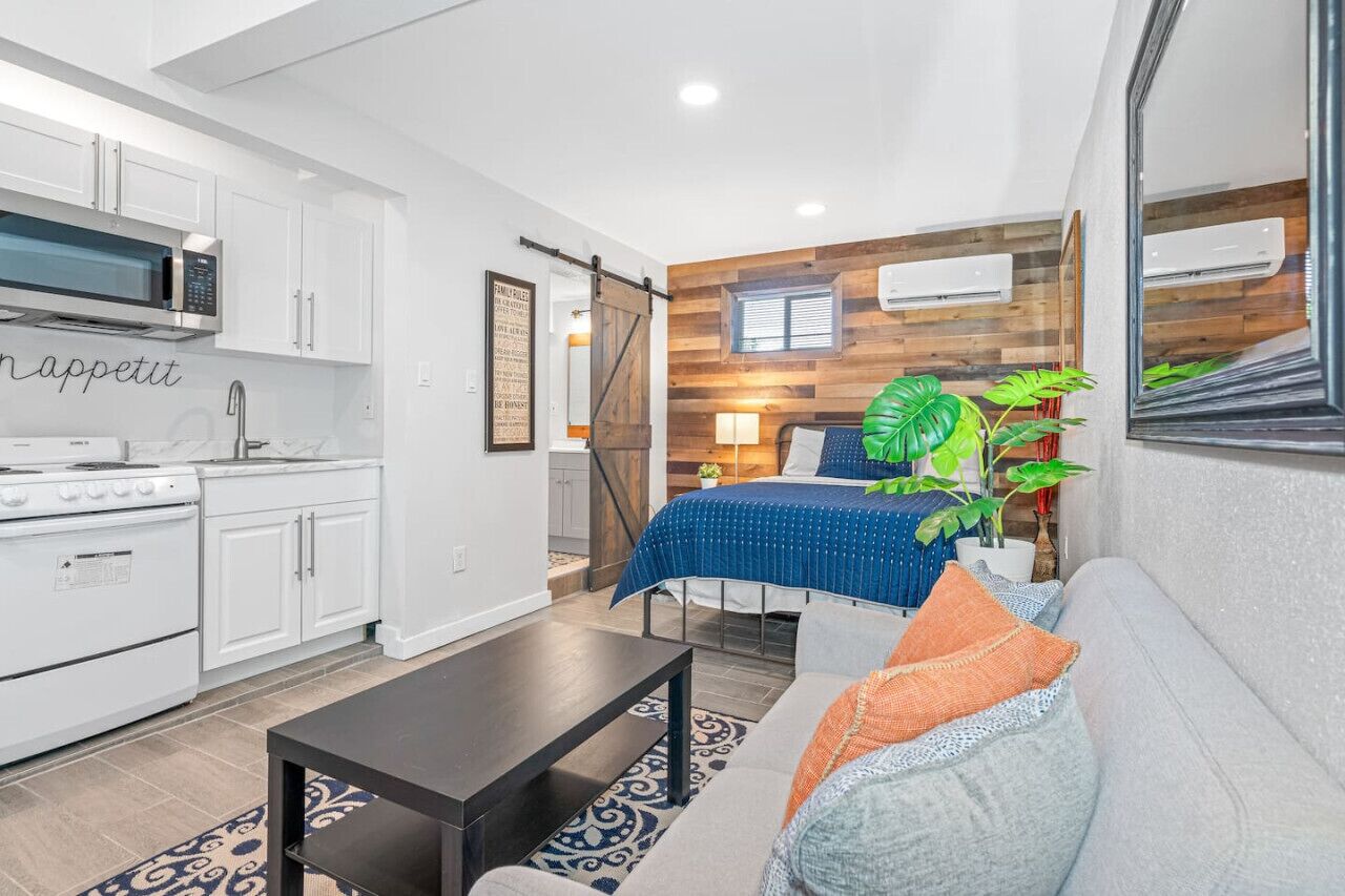 1 bedroom, desk, free WiFi, bed sheets