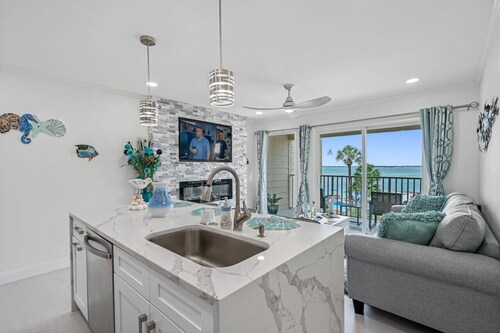 Welcome to Sea Forever. Balcony breathtaking views