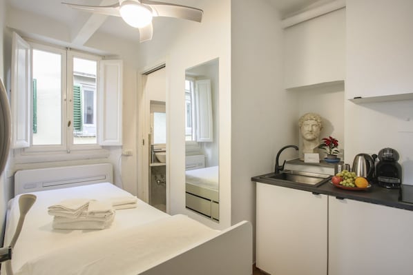 1 bedroom, WiFi, bed sheets