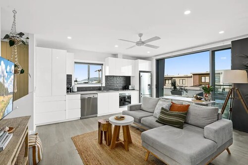 The Loft / Luxurious 2 Bed Abode / Walk to Marina