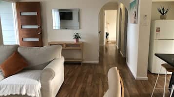 Smart TV, DVD player, stereo