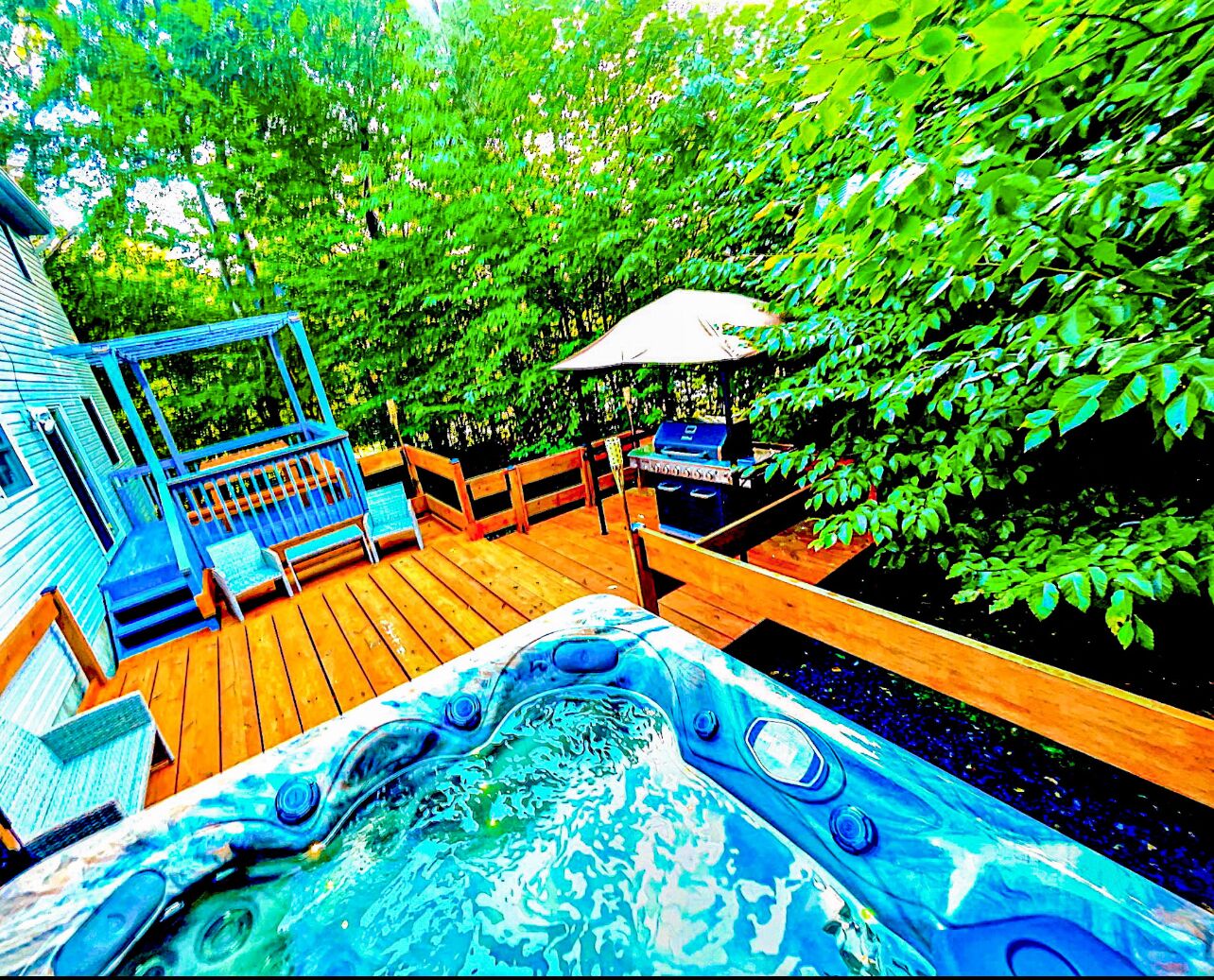 Ultra-modern getaway in the heart of Poconos w/ hot tub
