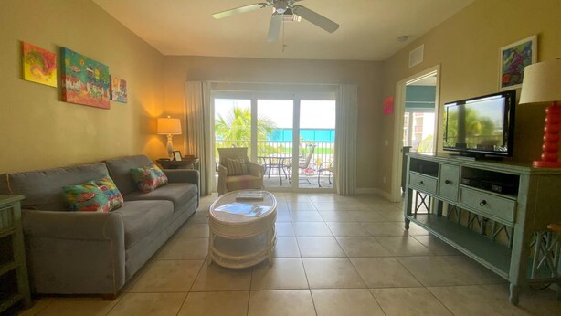 Condo, 2 quartos | Sala de estar