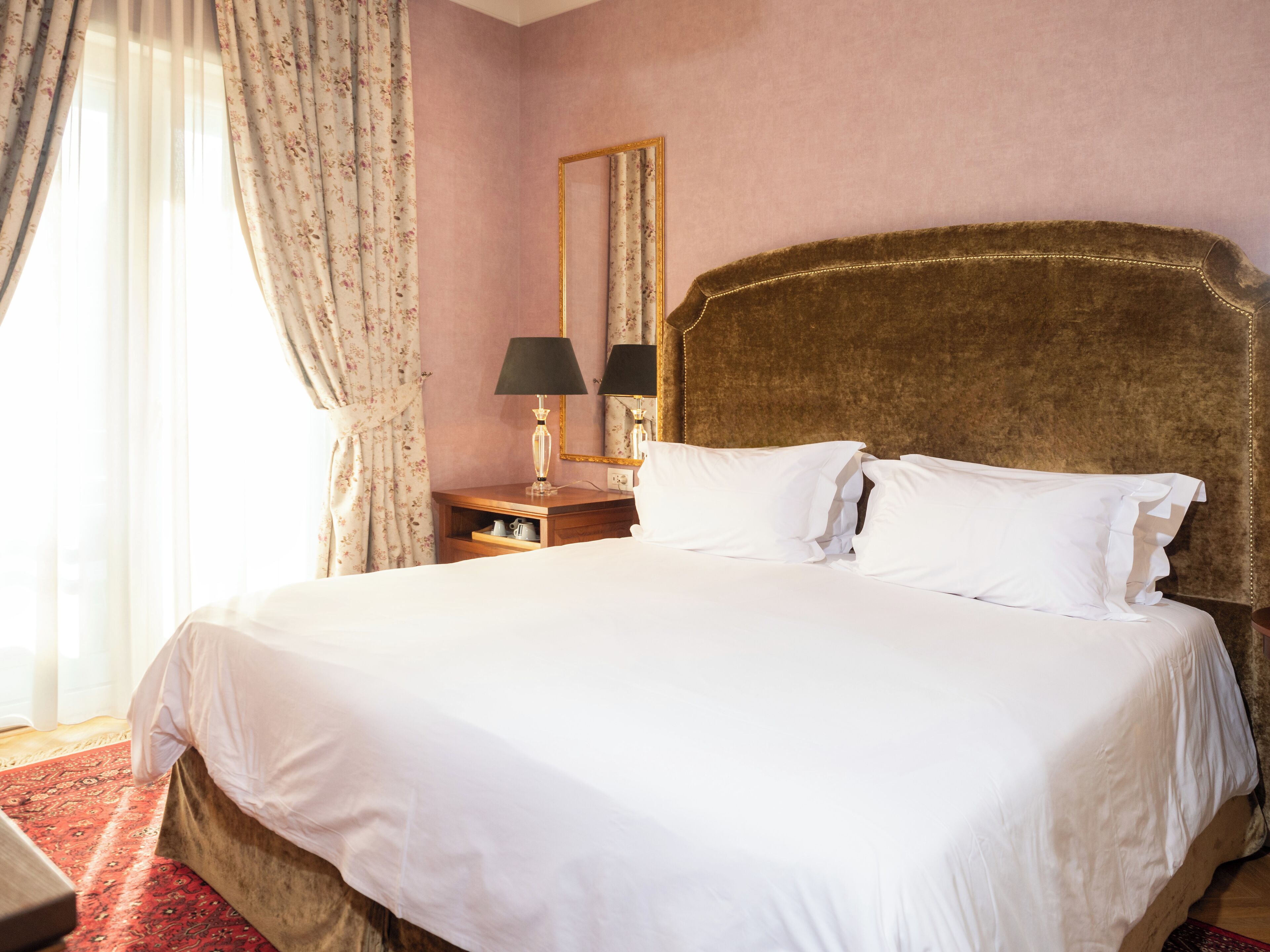 Deluxe Room Bath | In-room safe, soundproofing, iron/ironing board, free WiFi