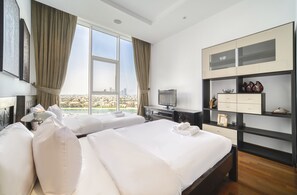 3 bedrooms, premium bedding, iron/ironing board, WiFi