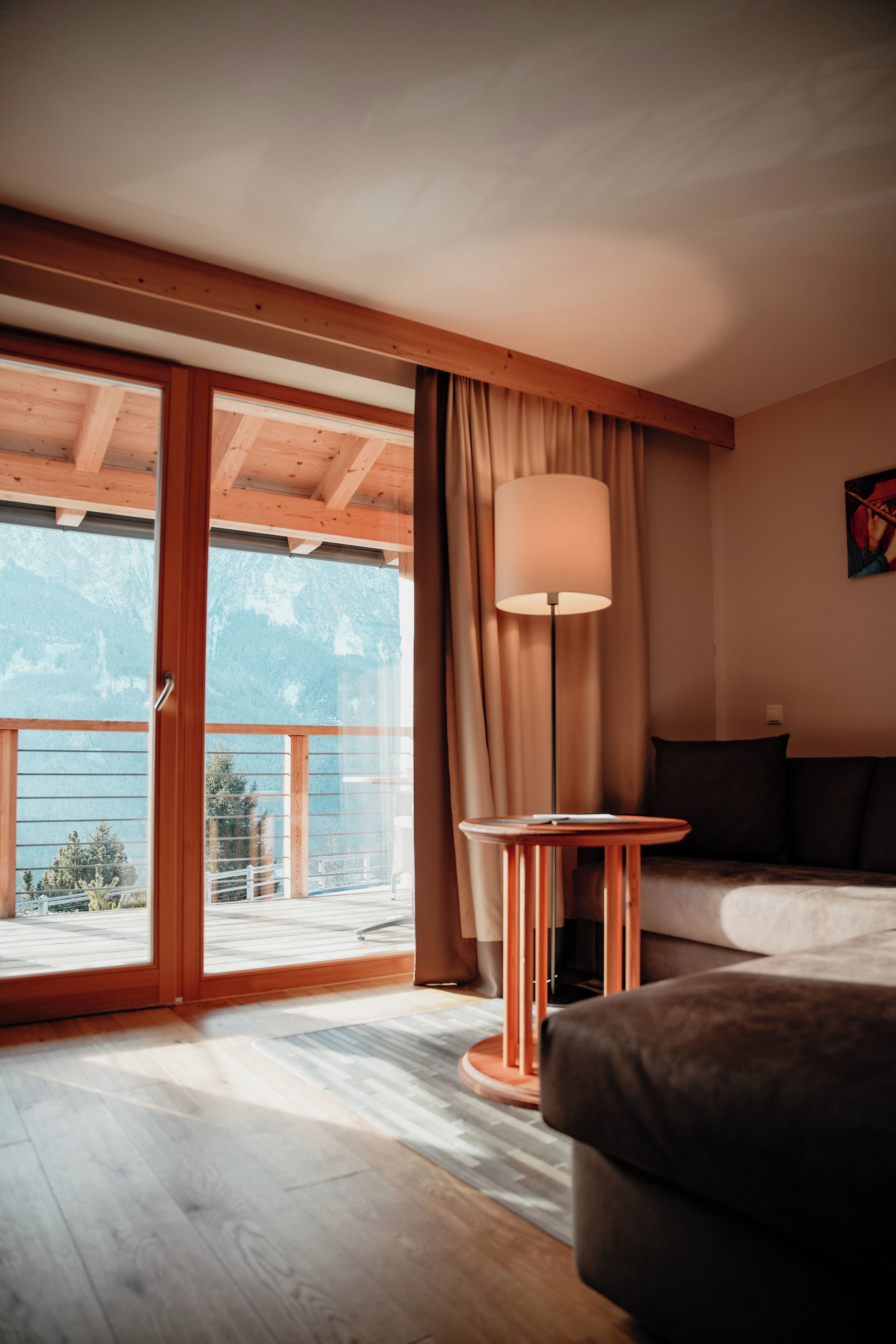 Suite Deluks | Seprai antialergi, brankas, Wi-Fi gratis, dan seprai linen