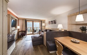 华丽套房 | 防过敏的被褥、客房内保险箱、免费 WiFi、床单