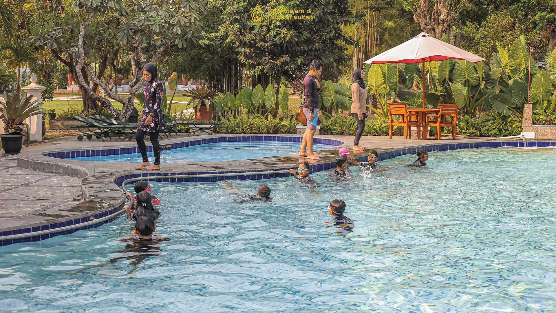 Kolam renang outdoor