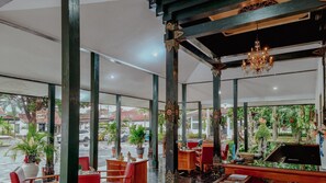 Lobby - Royal Brongto Hotel (Yogyakarta)