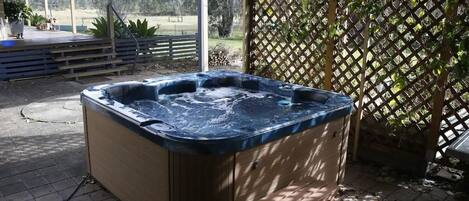 Bain à remous extérieur