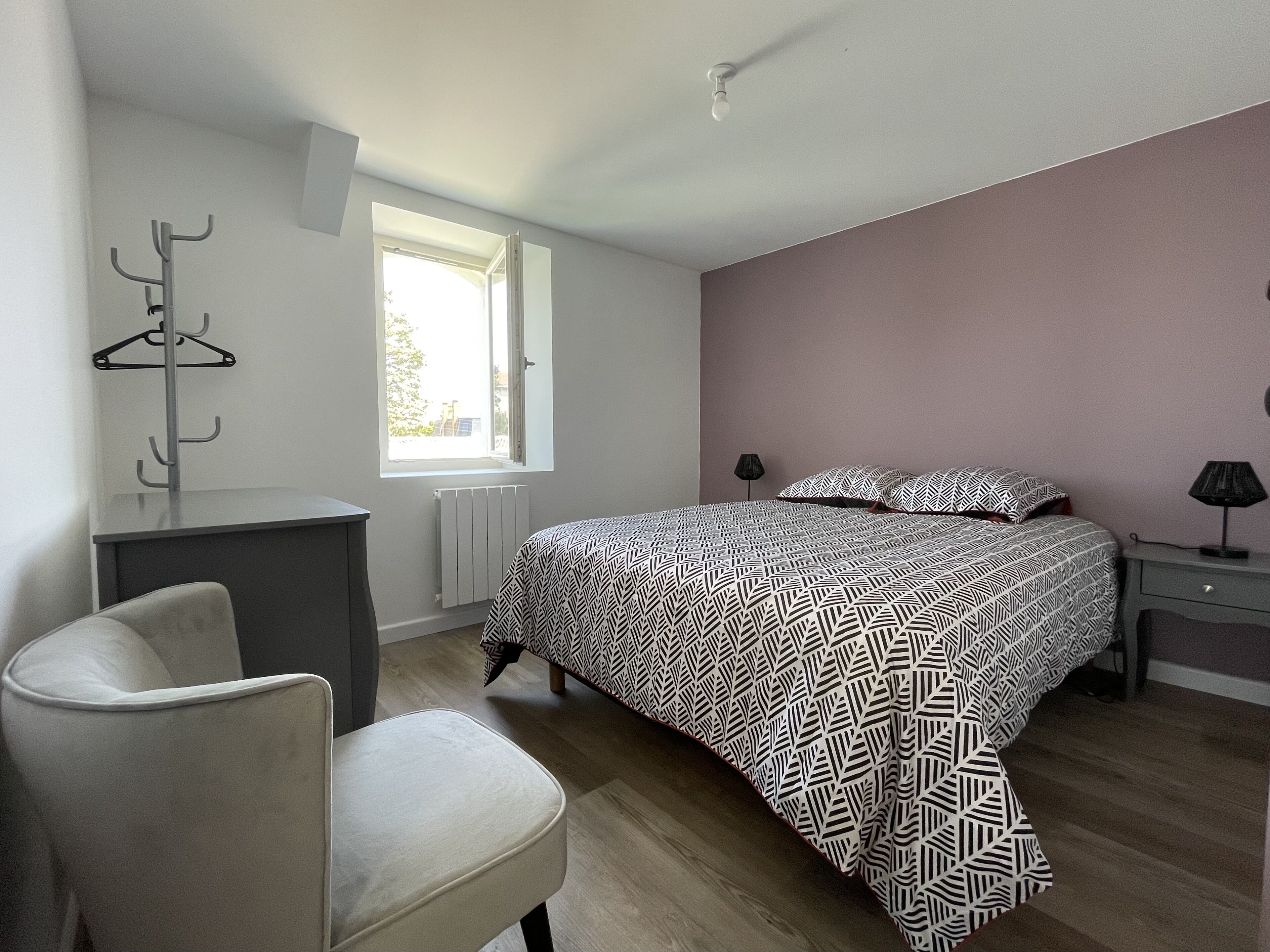 4 Schlafzimmer, Schreibtisch, Bügeleisen/Bügelbrett, Reisekinderbett