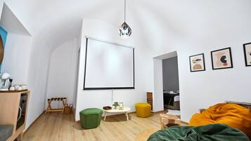 King Superior | Area keluarga | Televisi LED 40-inci dengan saluran TV kabel dan TV