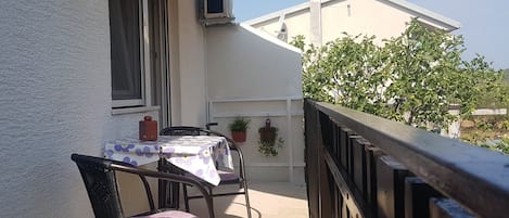 Studio (Studio Apartment with Balcony) | Balcony