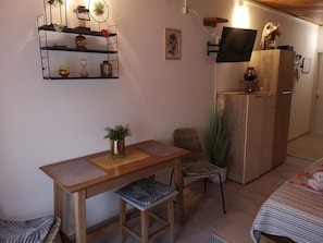 Estúdio (Studio Apartment with Balcony) | Parte interna