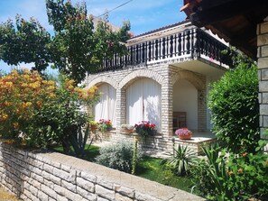 Studio (Studio Apartment with Balcony) | Property entrance