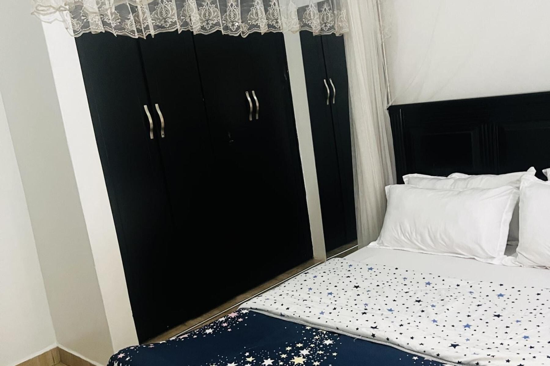 3 多间卧室、熨斗/熨衣板、免费 WiFi、床单