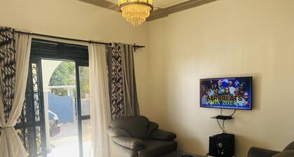 House - Sleeps 6 - Parking - Garden