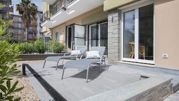 Design Condo, City View | Terrace/patio