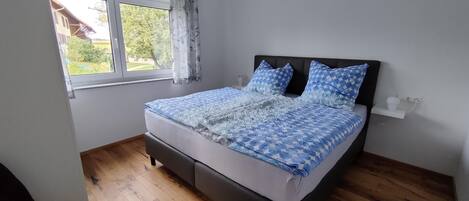 2 bedrooms, iron/ironing board, travel crib, free WiFi