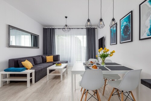 Wrzosowo Cosy Apartment by Renters
