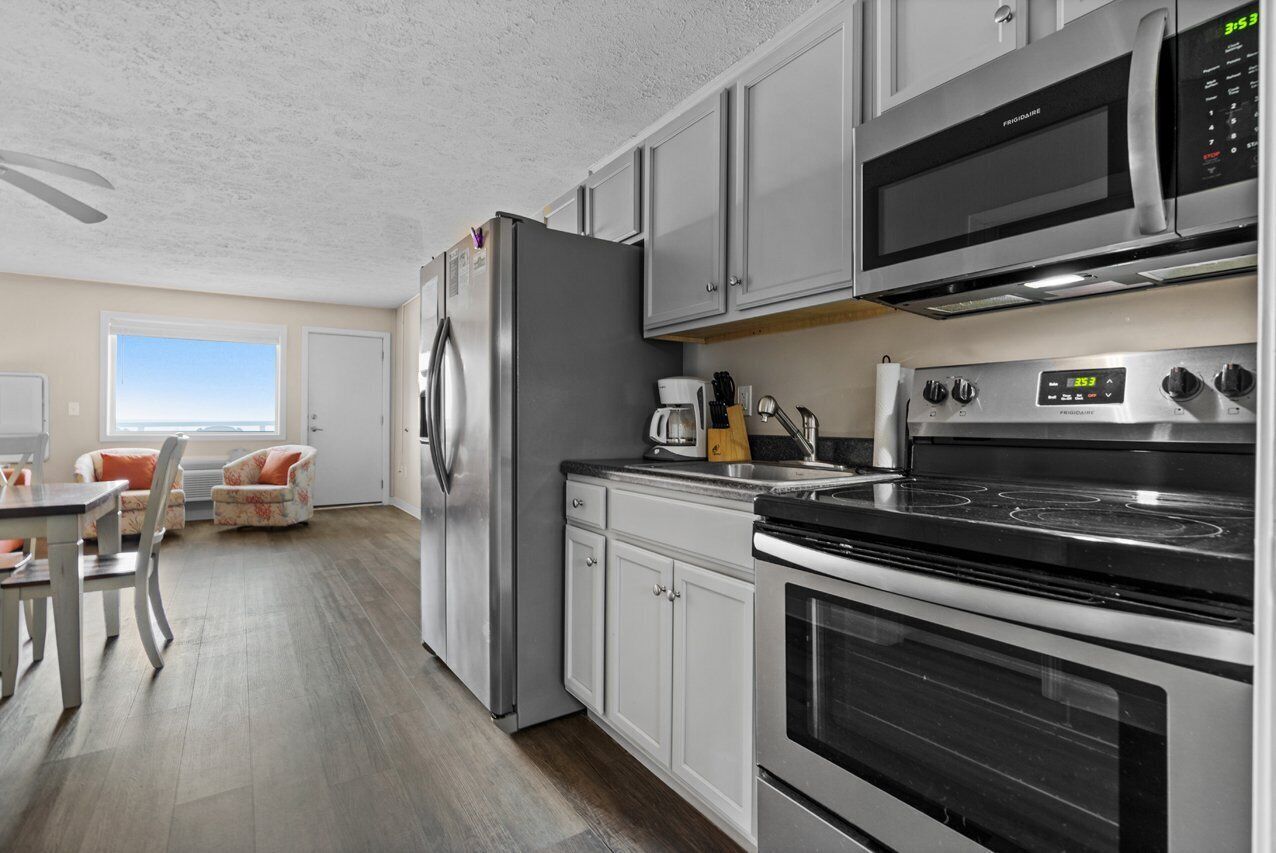 Kjøleskap, mikrobølgeovn og ovn