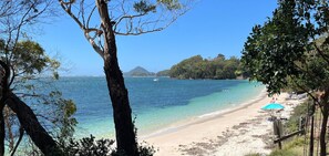 Beach nearby - La Cima, 31 Wallawa Road - premium property with stunning views, Wi-Fi, Air Conditioning, Linen and Bed Making Supplied (Nelson Bay)