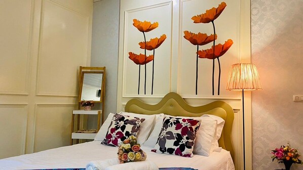 4 bedrooms, in-room safe, desk, iron/ironing board